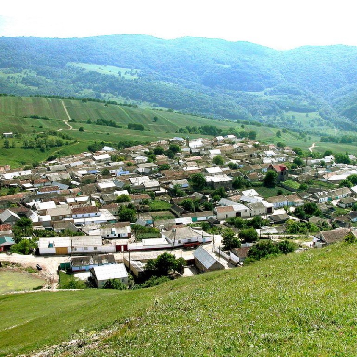 Село волосатого. Казбековский район селение Гуни. Село Гуни Чечня. Дагестан Казбековский район село Гуни. Республика Дагестан Казбековский район село Дылым.